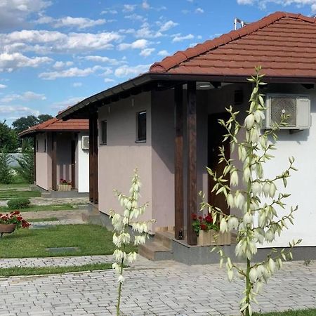 Konak Nestor Bungalows سكوبجي المظهر الخارجي الصورة