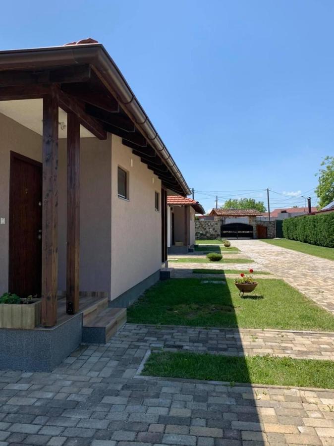 Konak Nestor Bungalows سكوبجي المظهر الخارجي الصورة