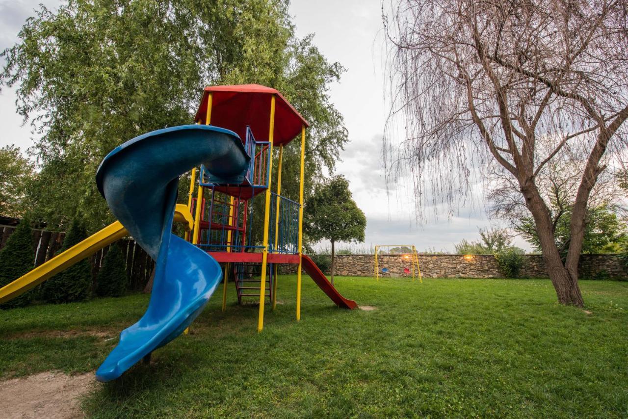 Konak Nestor Bungalows سكوبجي المظهر الخارجي الصورة